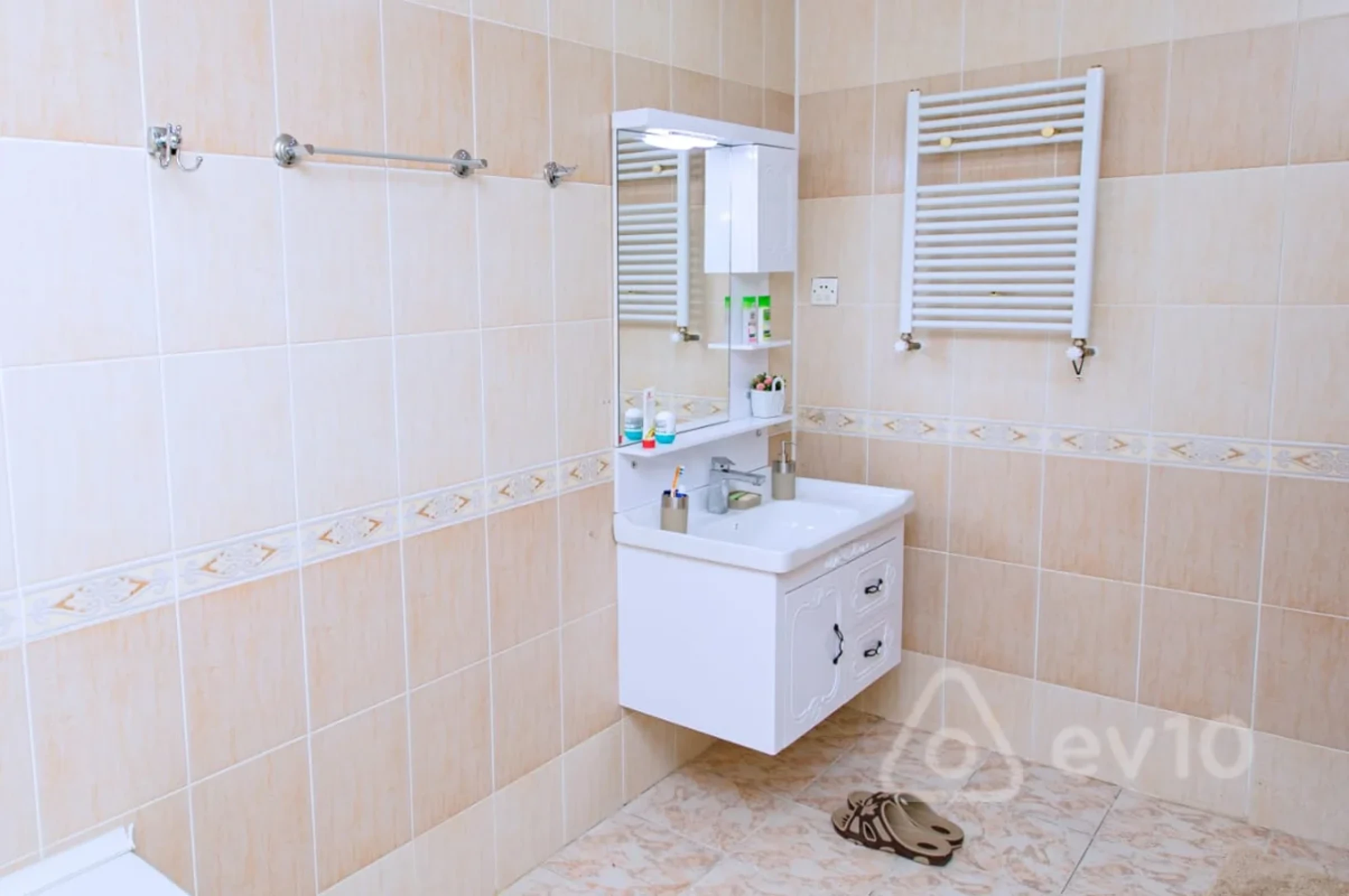 Kirayə verilir 3 otaqlı yeni tikili 120 m²