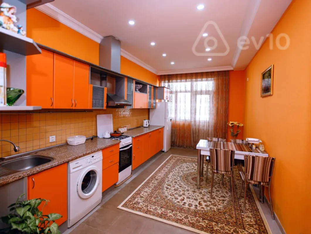 Kirayə verilir 3 otaqlı yeni tikili 120 m²