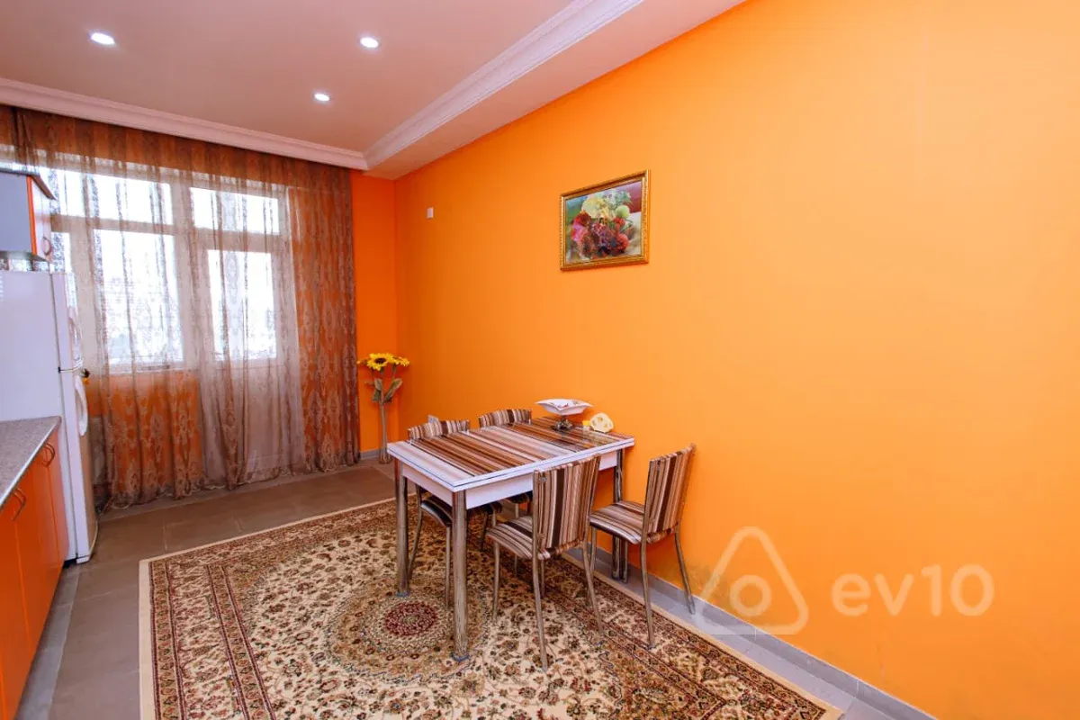 Kirayə verilir 3 otaqlı yeni tikili 120 m²