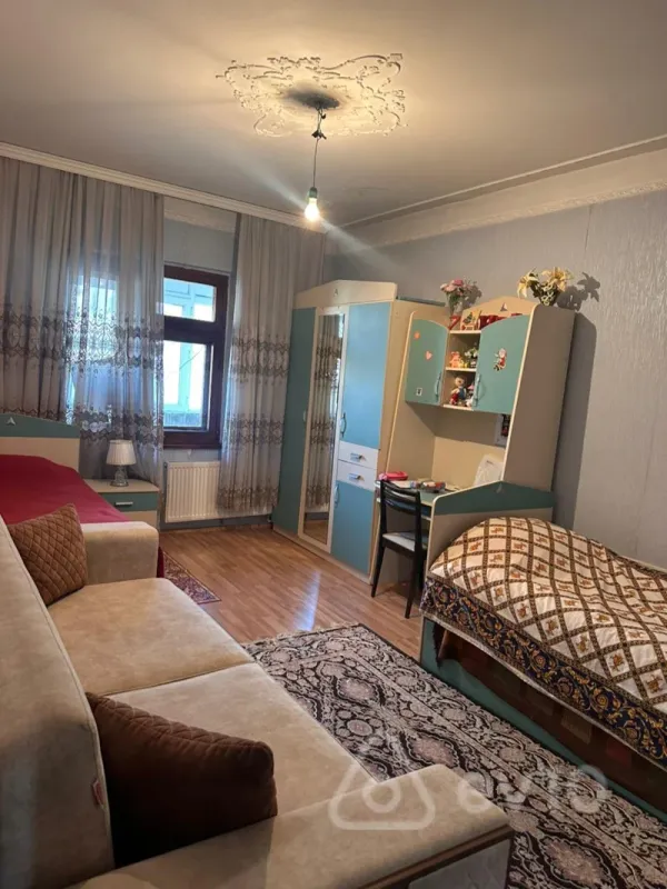 Satılır 3 otaqlı köhnə tikili 80 m²