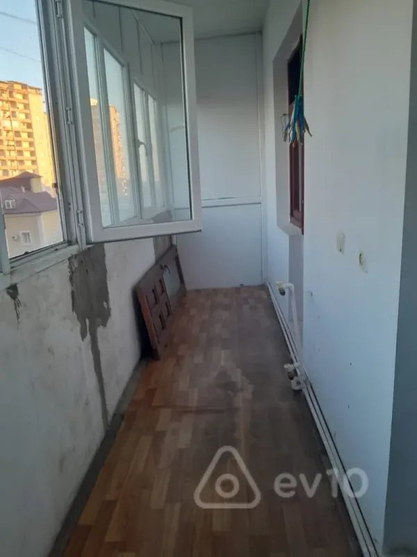 Satılır 3 otaqlı köhnə tikili 80 m²