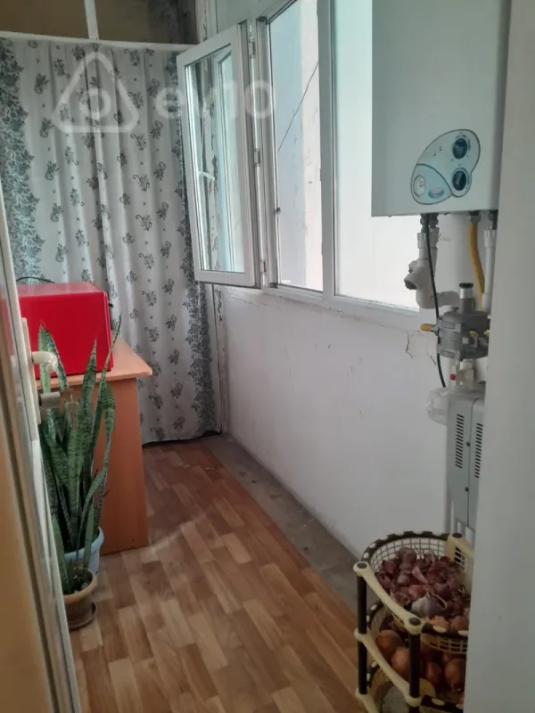 Satılır 3 otaqlı köhnə tikili 80 m²