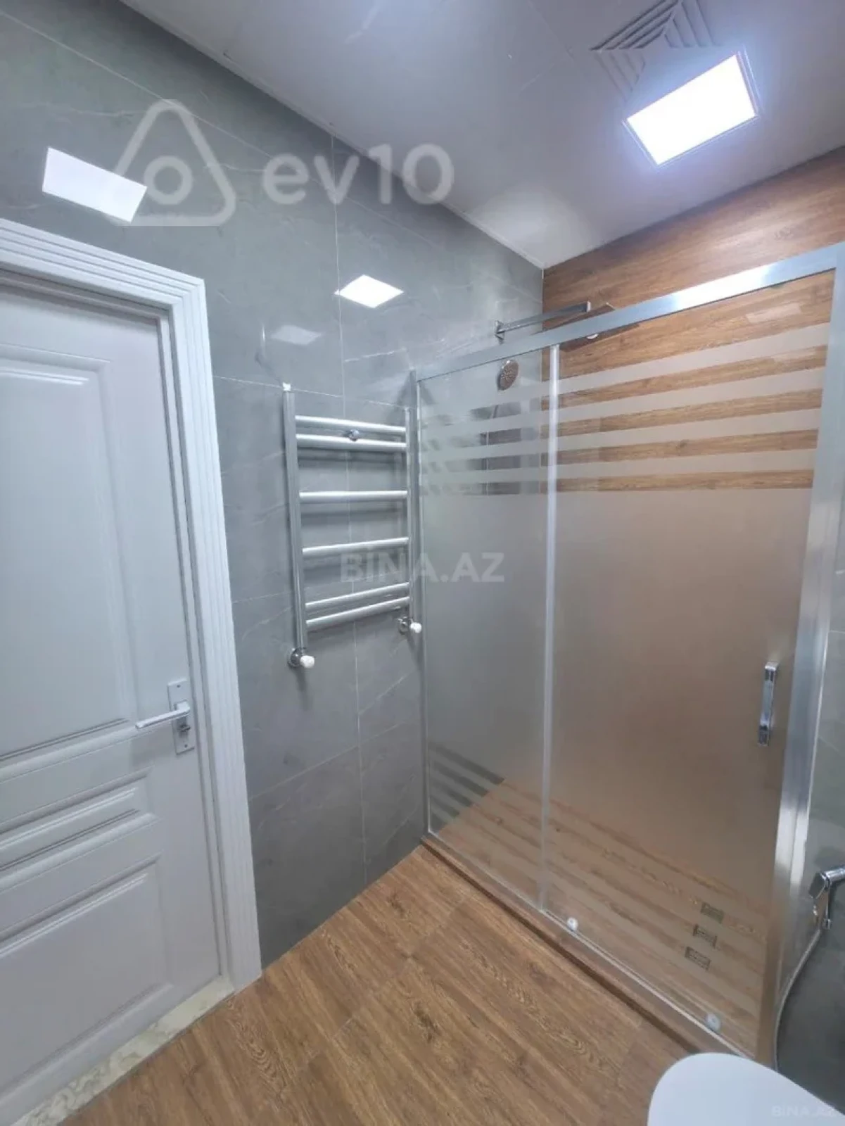 Kirayə verilir 2 otaqlı yeni tikili 65 m²