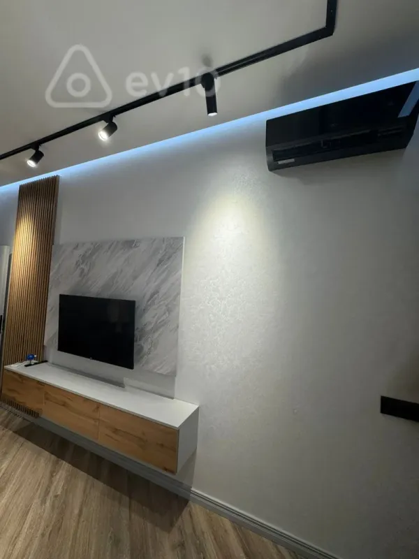 Kirayə verilir 2 otaqlı yeni tikili 60 m²