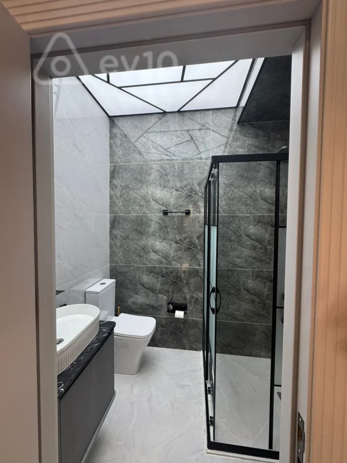 Kirayə verilir 2 otaqlı yeni tikili 60 m²