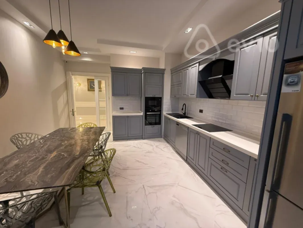 Satılır 4 otaqlı yeni tikili 155 m²