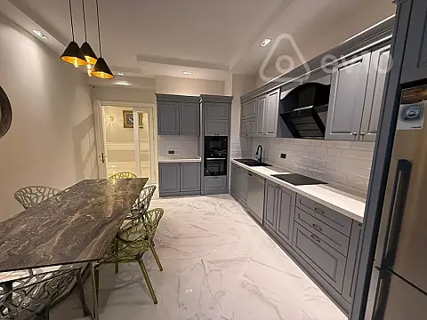 Satılır 4 otaqlı yeni tikili 155 m²