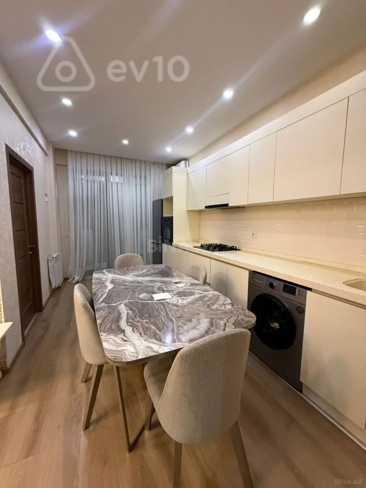 Kirayə verilir 2 otaqlı yeni tikili 52 m²