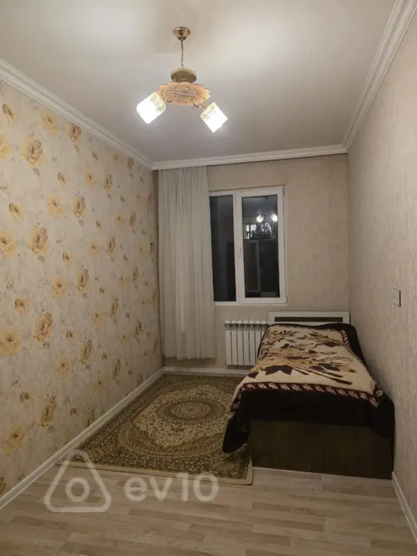 Kirayə verilir 2 otaqlı köhnə tikili 55 m²