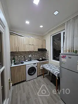 Kirayə verilir 2 otaqlı köhnə tikili 55 m²