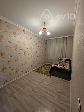 Kirayə verilir 2 otaqlı köhnə tikili 55 m²