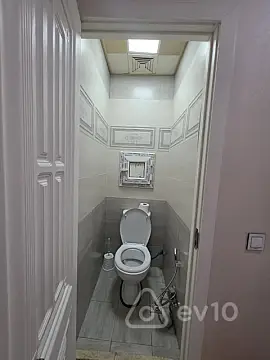 Kirayə verilir 2 otaqlı köhnə tikili 55 m²