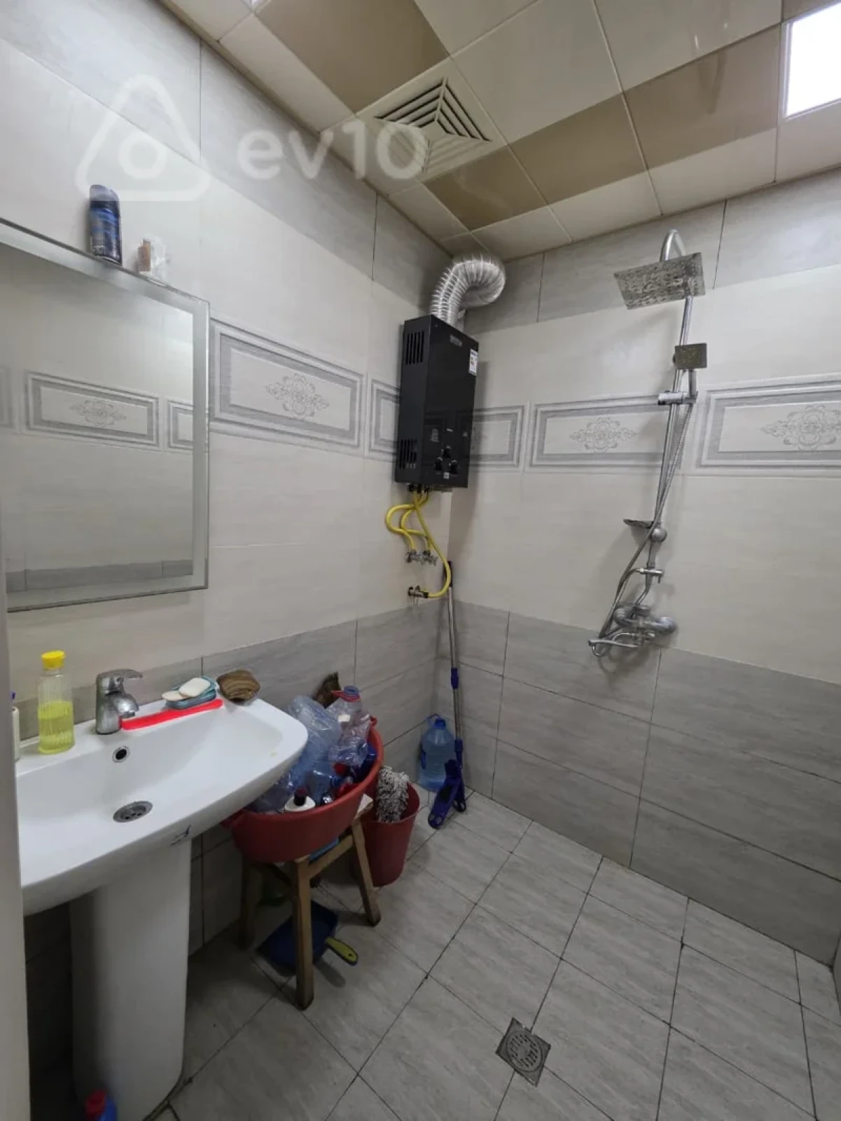 Kirayə verilir 2 otaqlı köhnə tikili 55 m²