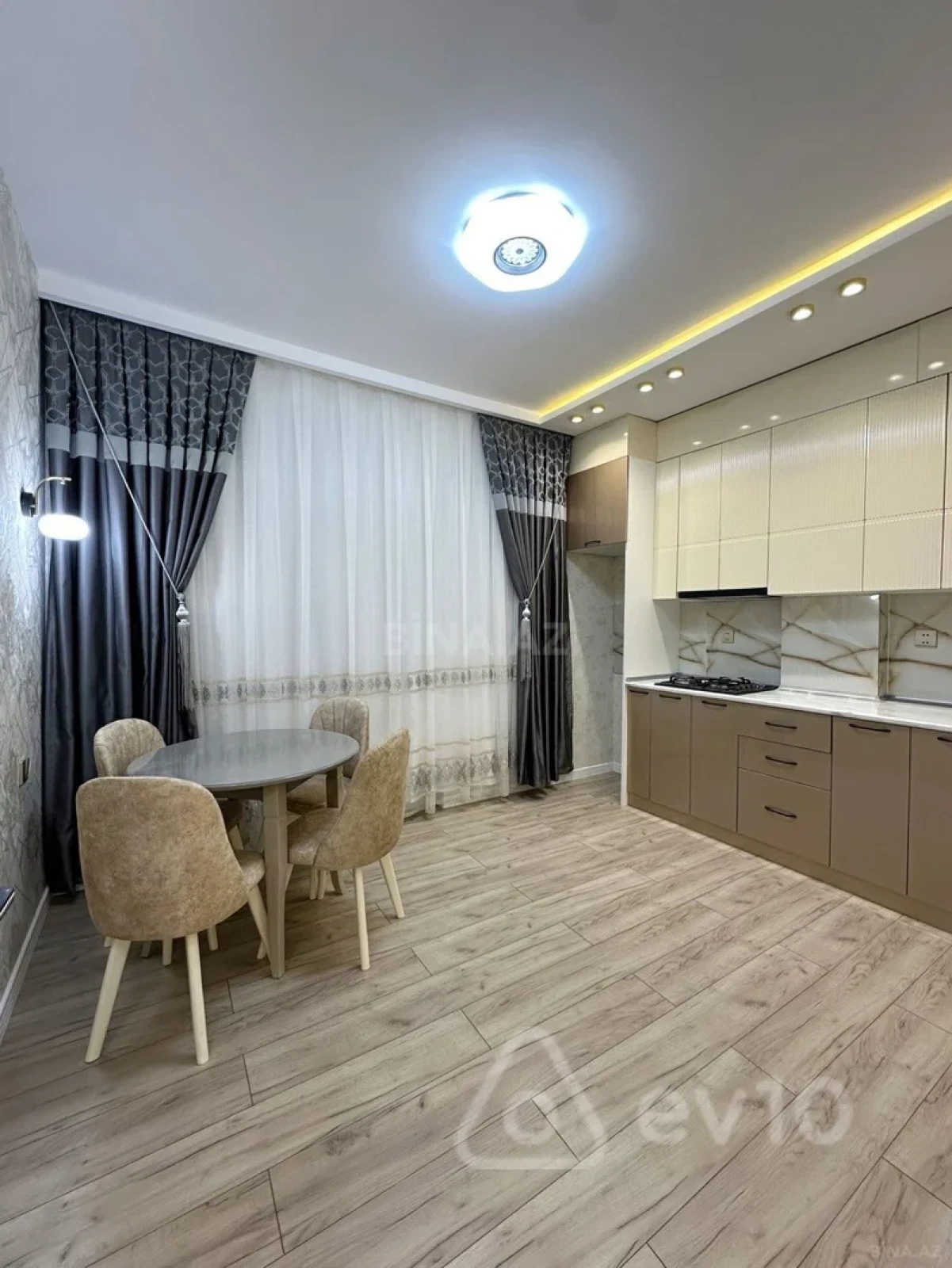Kirayə verilir 2 otaqlı yeni tikili 85 m²
