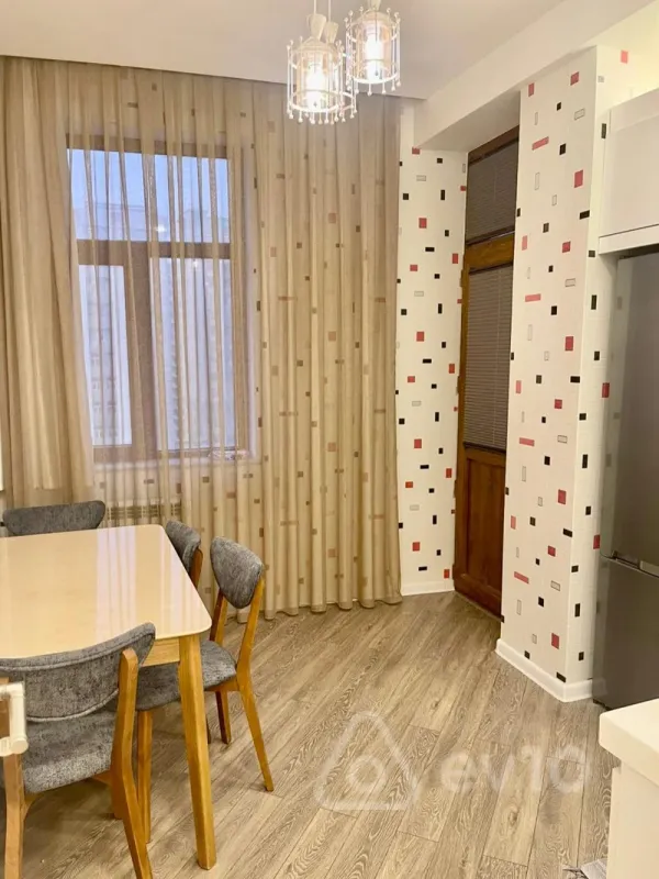 Kirayə verilir 3 otaqlı yeni tikili 110 m²