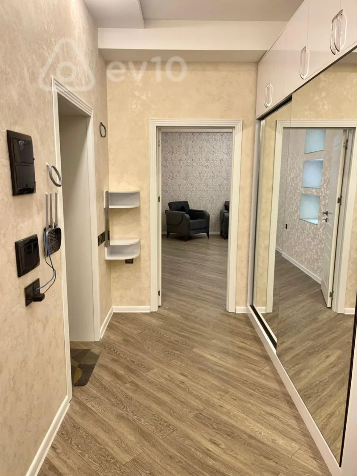 Kirayə verilir 3 otaqlı yeni tikili 110 m²