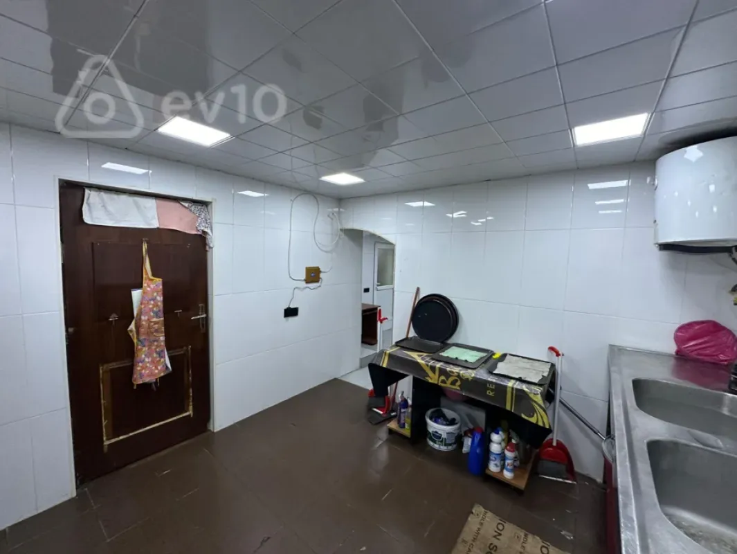 Satılır mənzil 165 m²