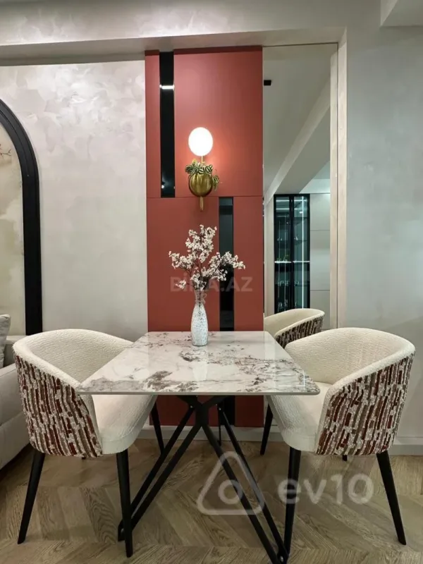 Kirayə verilir 3 otaqlı yeni tikili 70 m²