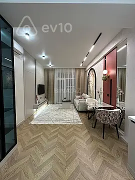 Kirayə verilir 3 otaqlı yeni tikili 70 m²