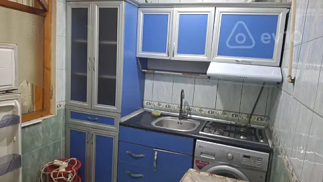 Kirayə verilir 3 otaqlı köhnə tikili 75 m²