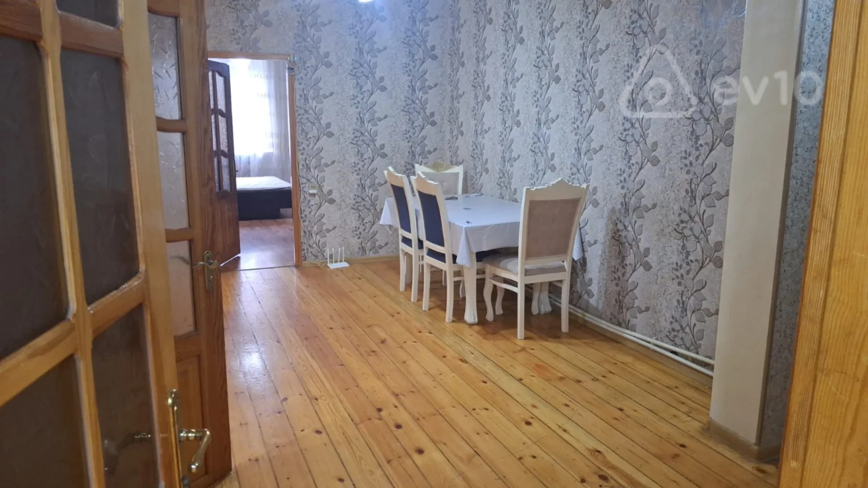 Kirayə verilir 3 otaqlı köhnə tikili 75 m²