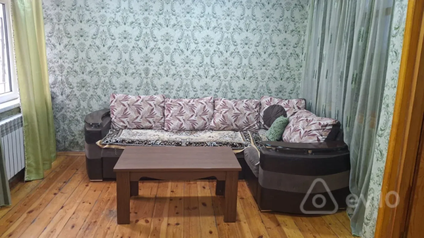 Kirayə verilir 3 otaqlı köhnə tikili 75 m²