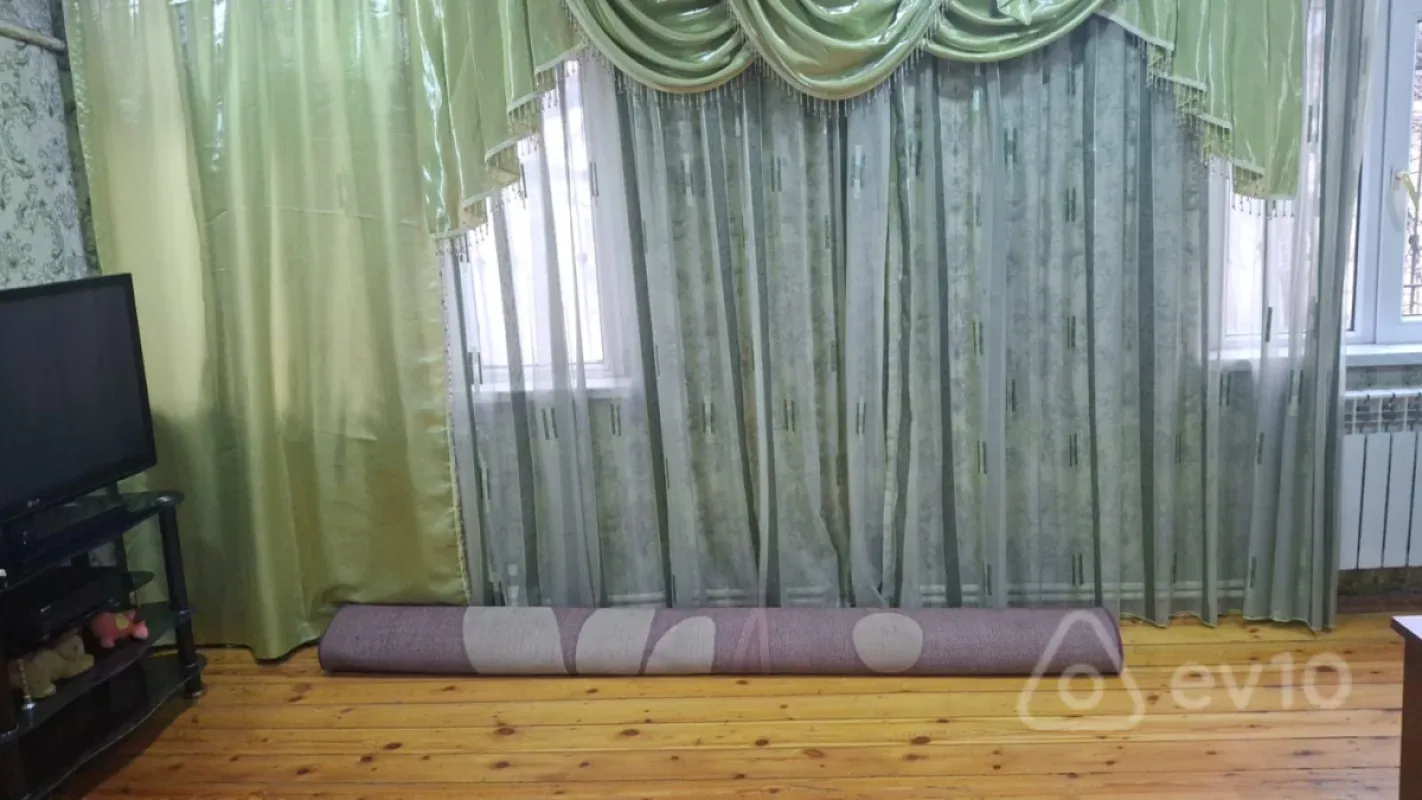 Kirayə verilir 3 otaqlı köhnə tikili 75 m²