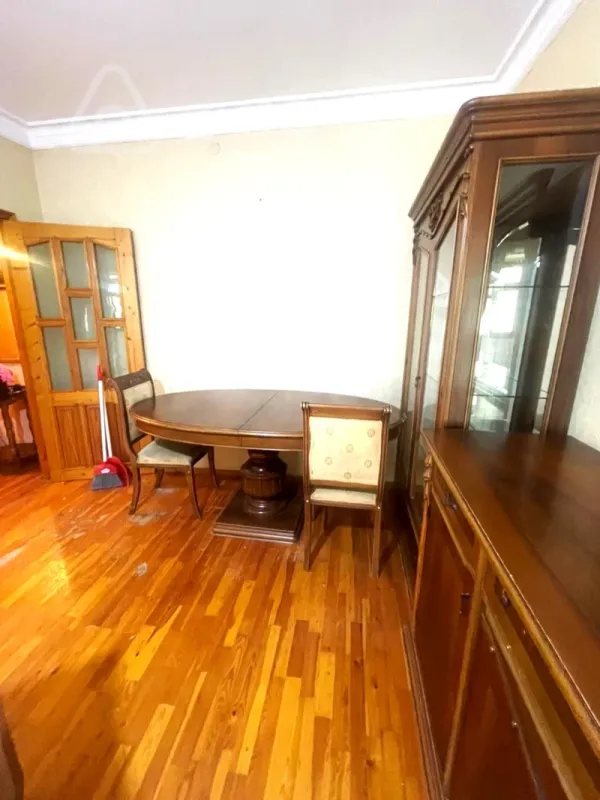 Kirayə verilir 2 otaqlı köhnə tikili 45 m²