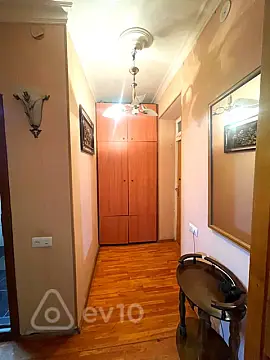 Kirayə verilir 2 otaqlı köhnə tikili 45 m²