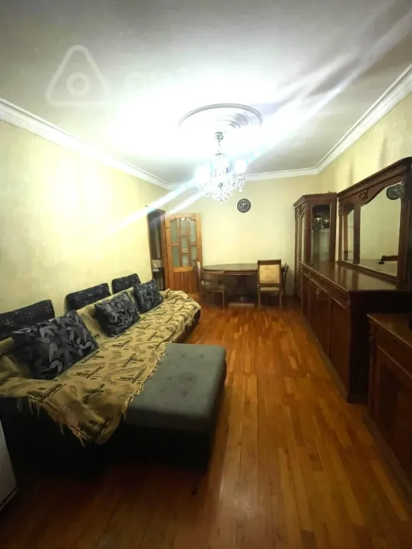 Kirayə verilir 2 otaqlı köhnə tikili 45 m²