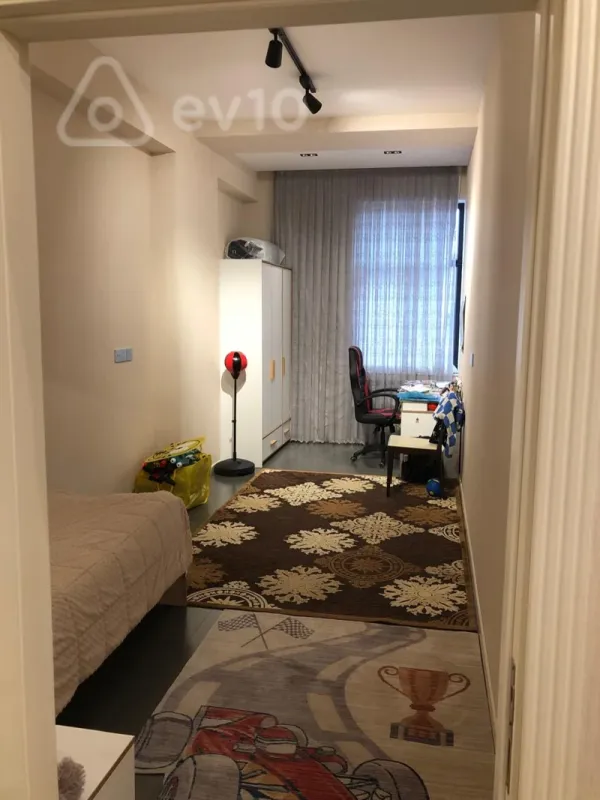 Satılır 4 otaqlı yeni tikili 202 m²