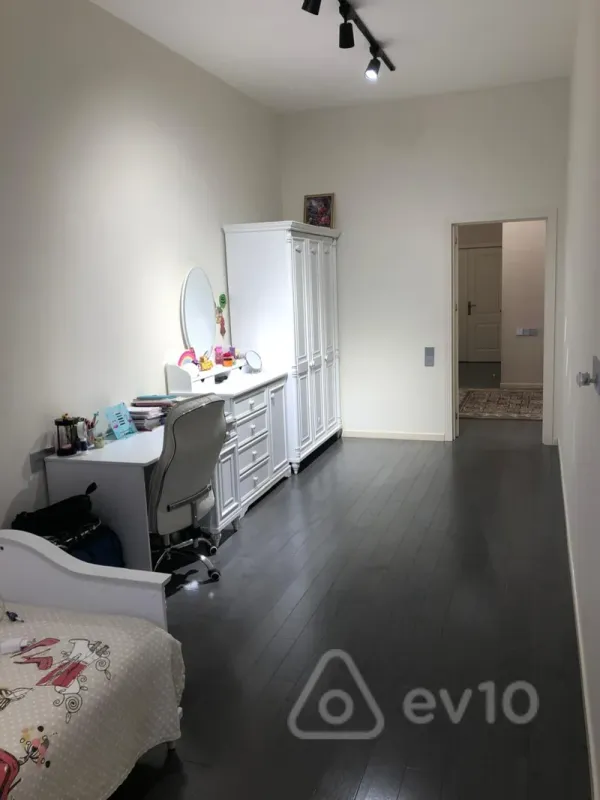 Satılır 4 otaqlı yeni tikili 202 m²