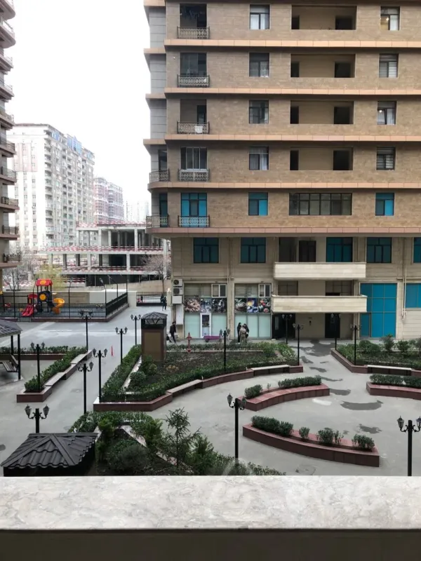 Satılır 4 otaqlı yeni tikili 202 m²