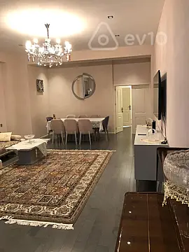 Satılır 4 otaqlı yeni tikili 202 m²