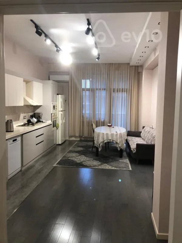 Satılır 4 otaqlı yeni tikili 202 m²