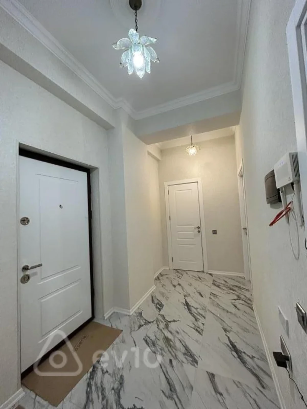 Kirayə verilir 2 otaqlı yeni tikili 75 m²