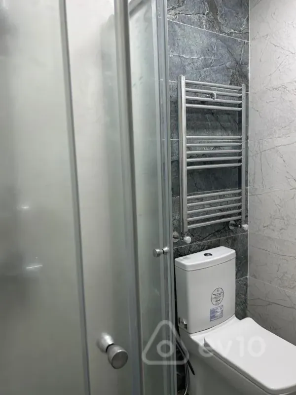 Kirayə verilir 2 otaqlı yeni tikili 75 m²
