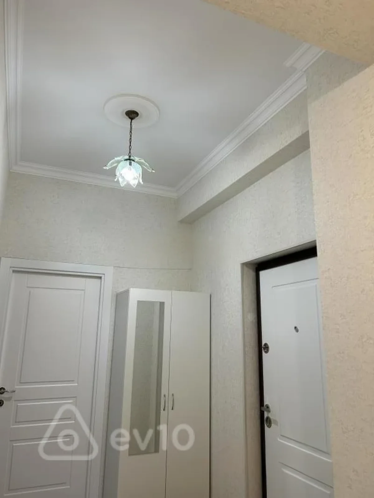 Kirayə verilir 2 otaqlı yeni tikili 75 m²