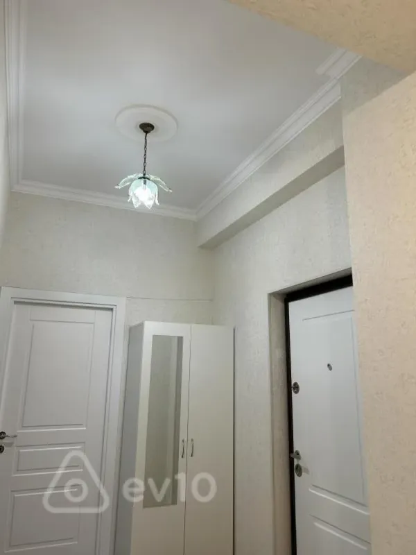 Kirayə verilir 2 otaqlı yeni tikili 75 m²