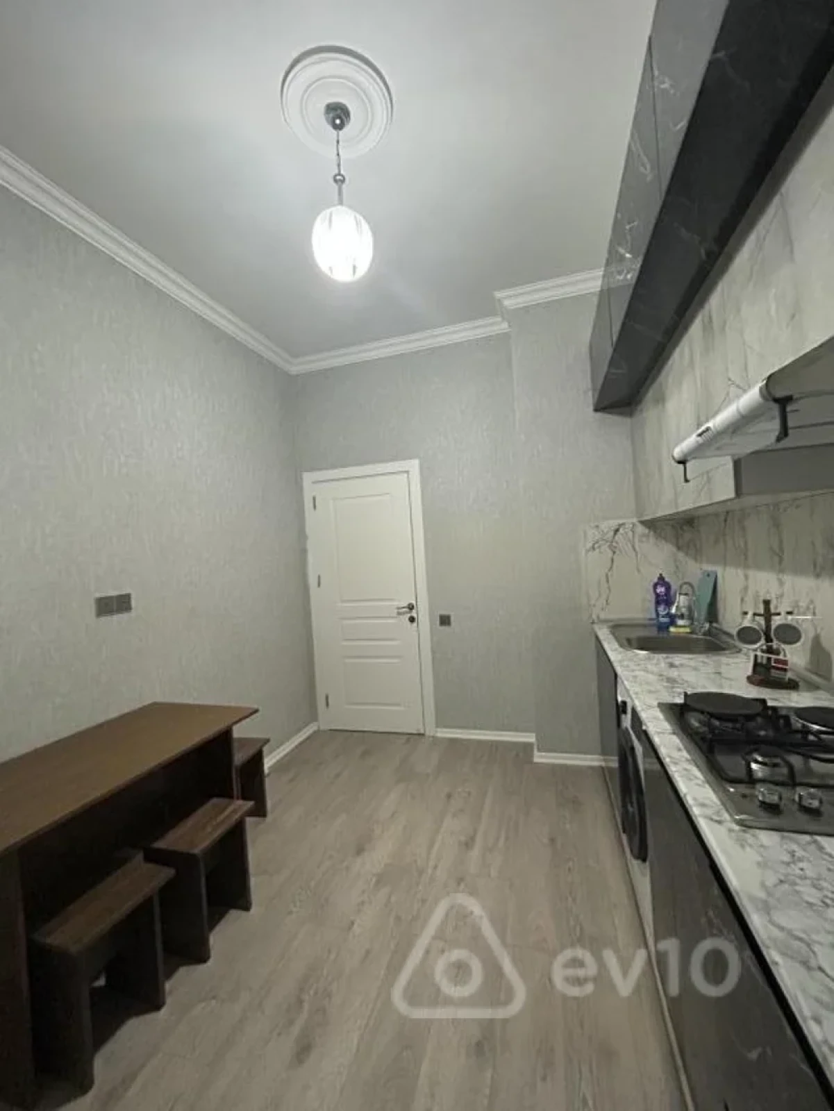 Kirayə verilir 2 otaqlı yeni tikili 75 m²