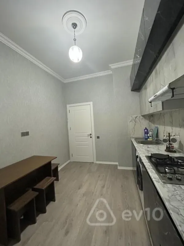 Kirayə verilir 2 otaqlı yeni tikili 75 m²