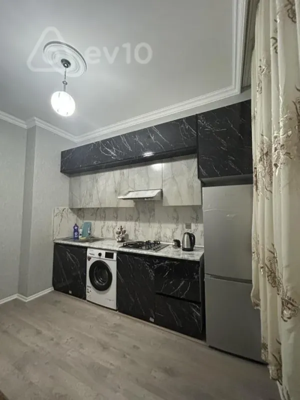 Kirayə verilir 2 otaqlı yeni tikili 75 m²