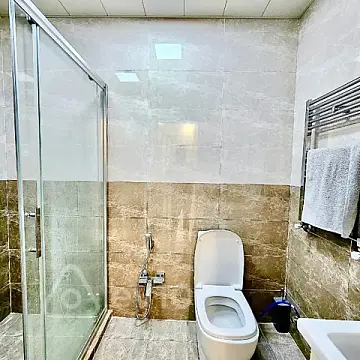 Kirayə verilir 2 otaqlı yeni tikili 72 m²