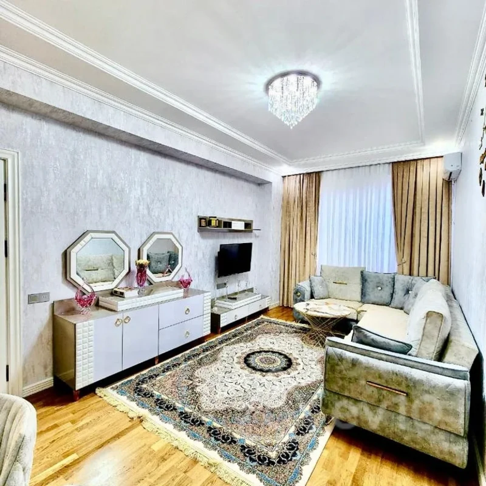 Kirayə verilir 2 otaqlı yeni tikili 72 m²
