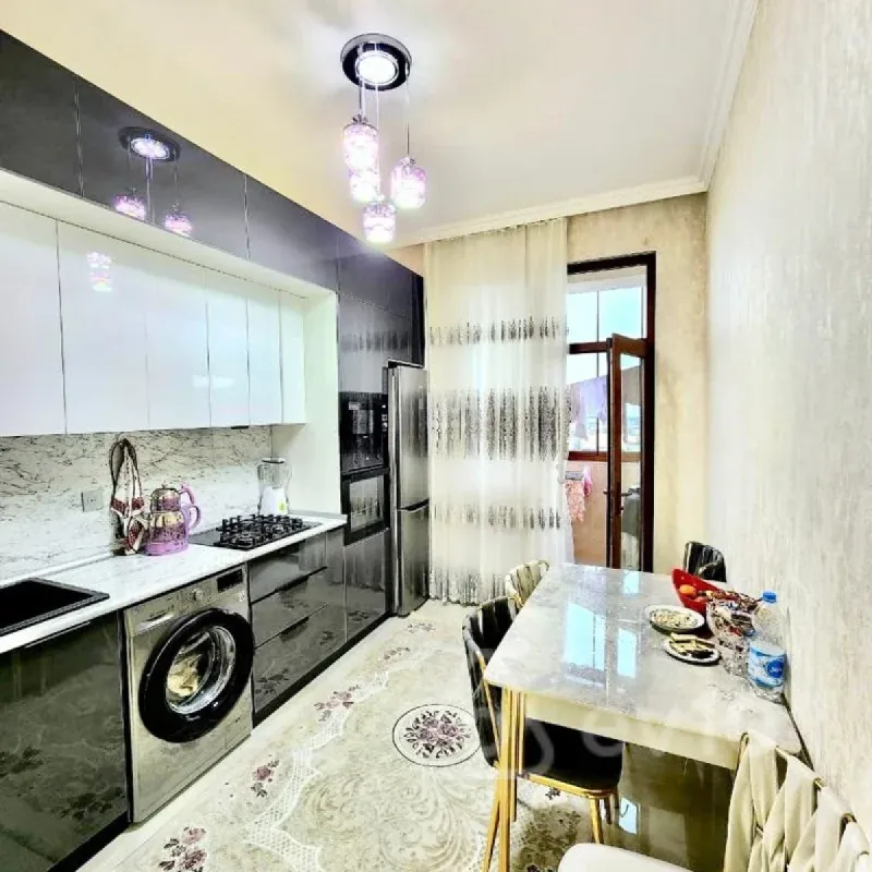 Kirayə verilir 2 otaqlı yeni tikili 72 m²