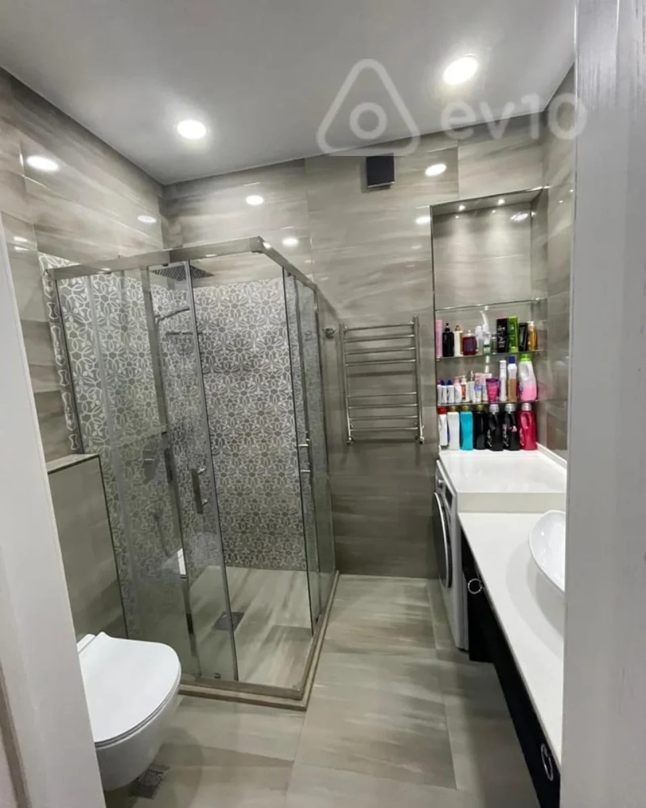 Kirayə verilir 2 otaqlı yeni tikili 85 m²