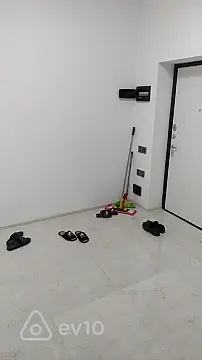 Kirayə verilir 3 otaqlı yeni tikili 90 m²