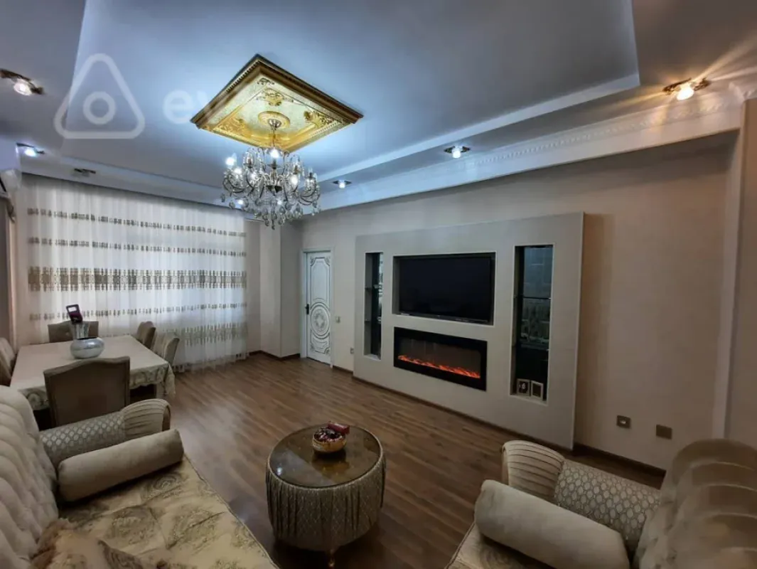 Kirayə verilir 2 otaqlı yeni tikili 72 m²