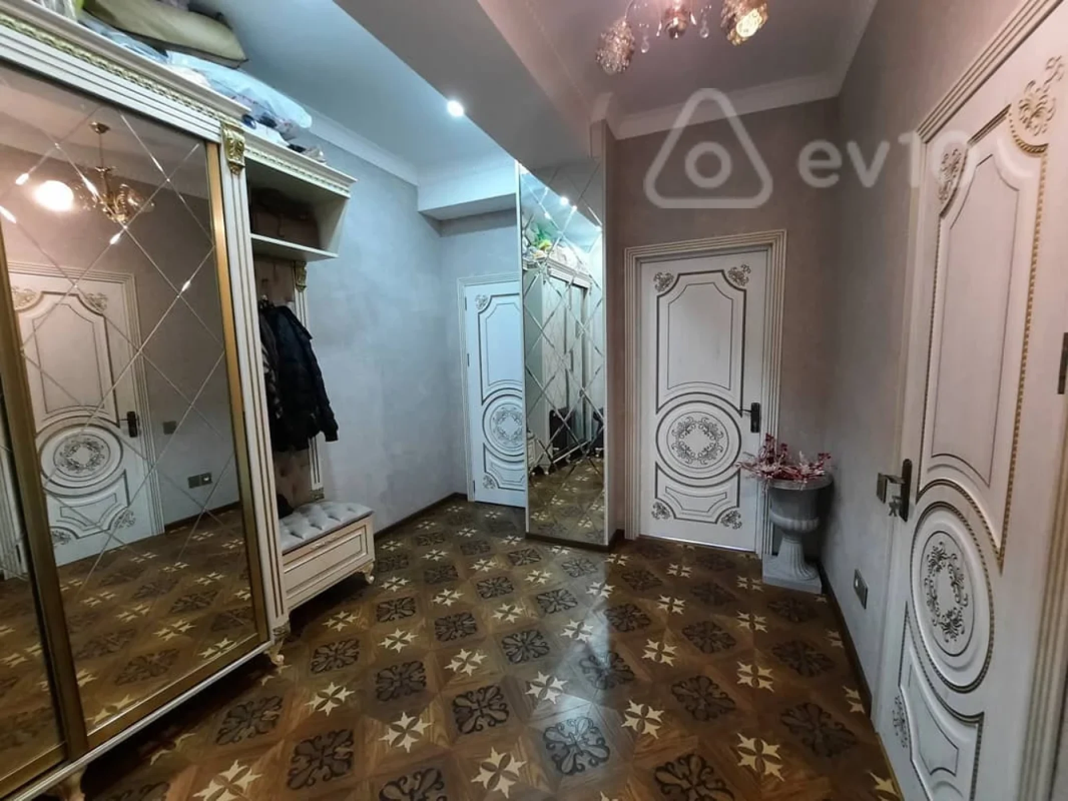 Kirayə verilir 2 otaqlı yeni tikili 72 m²