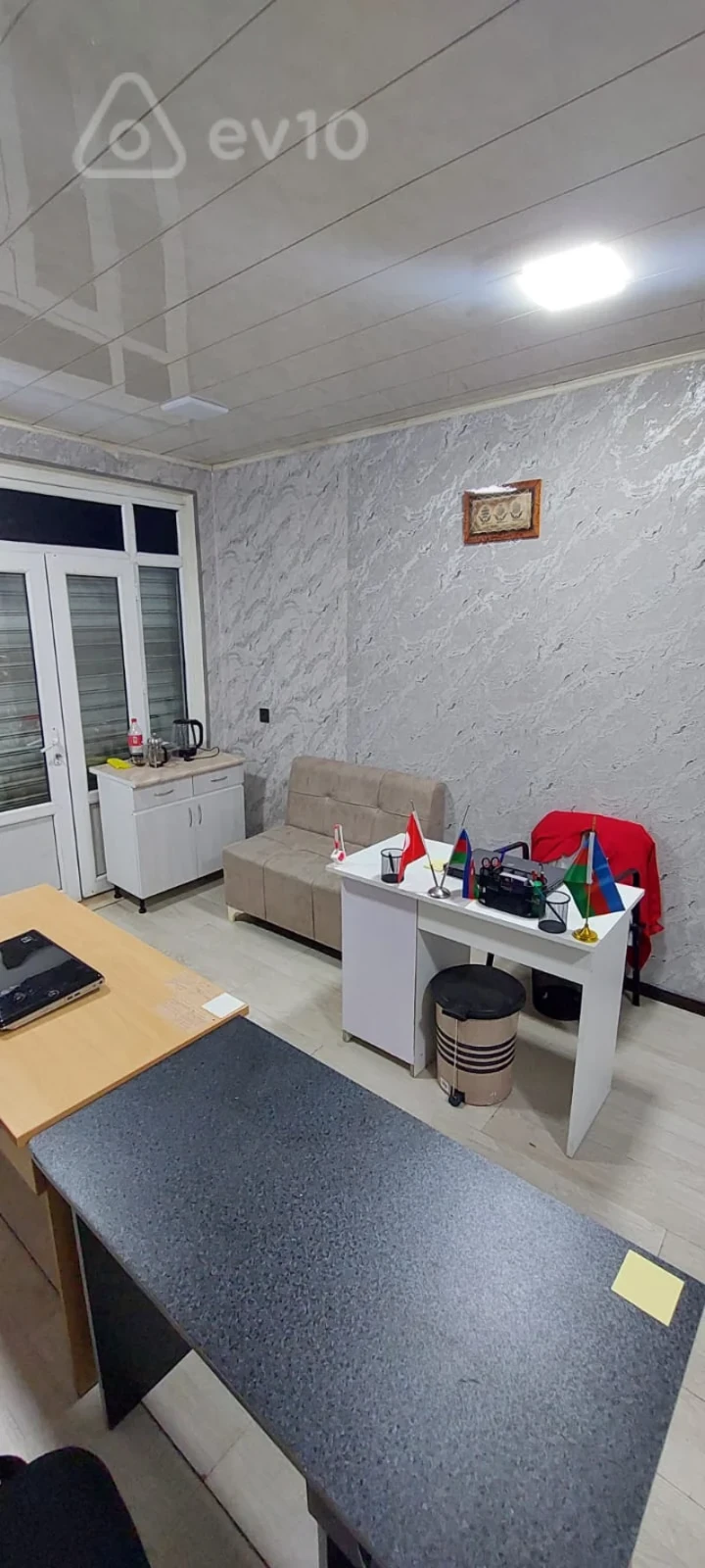 Kirayə verilir 1 otaqlı ofis 10 m²